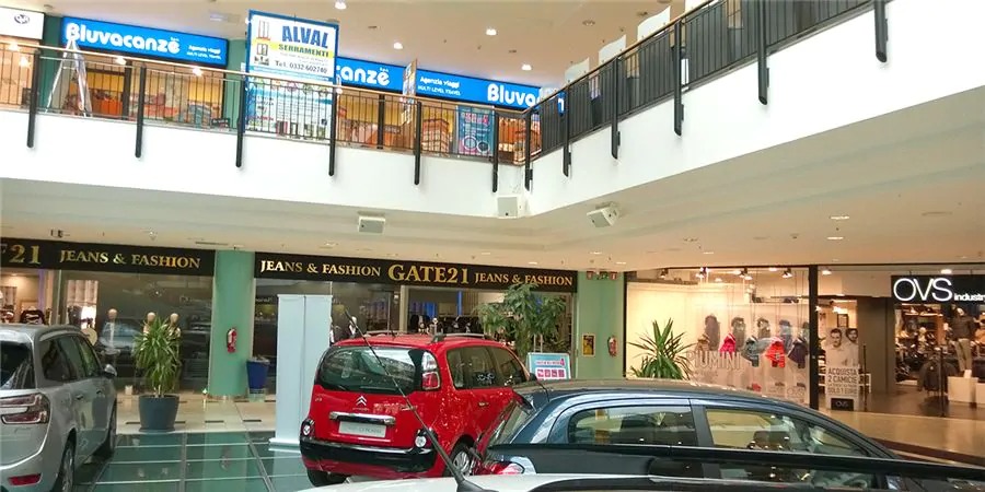 Campo dei Fiori商場中央的雅馬哈