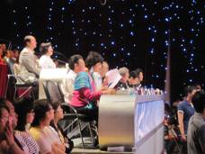 雙排鍵電子琴亮相“第十四屆CCTV青年歌手電視大獎賽”合唱比賽現(xiàn)場 