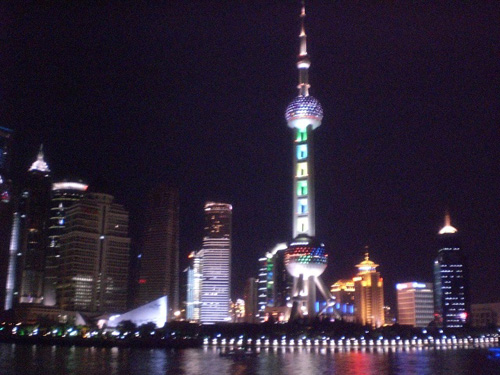 世博會(huì)民企館媒體答謝暨宋思衡大師鋼琴音樂(lè)會(huì)報(bào)道 