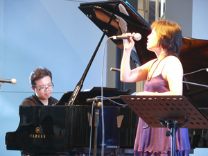 雅馬哈鋼琴亮相世博會(huì)日本產(chǎn)業(yè)館 