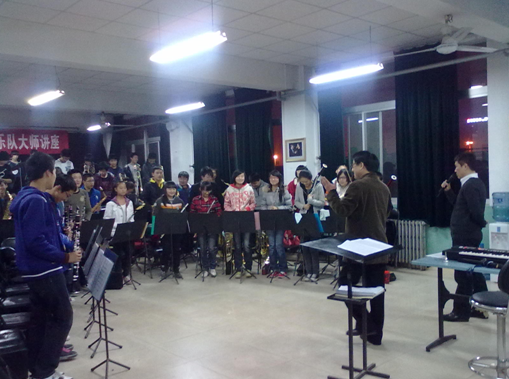 西安市育才中學(xué)雅馬哈示范樂團(tuán)大師班圓滿結(jié)束