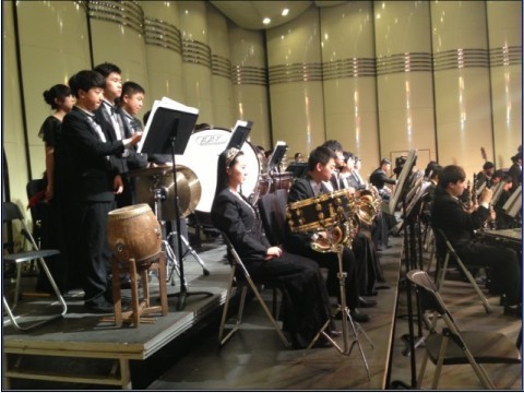雅馬哈示范管樂團(tuán)蘭州十四中交響樂團(tuán)新年音樂會新聞報道