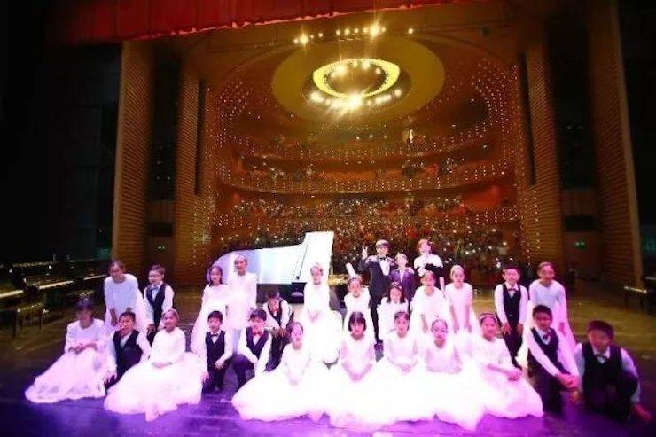 萬圣節狂歡臨近！雅馬哈藝術家宋思衡在津奏響“交響情人夢”