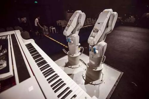 雅馬哈藝術家宋思衡攜手機器人奏響“科技之音”