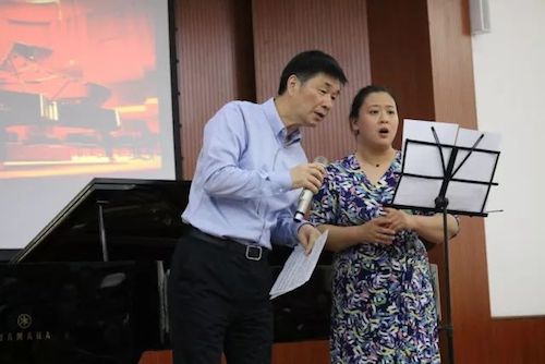 雅馬哈藝術家石叔誠與特邀藝術家顧平受邀于成都大學東盟藝術學院、音樂與舞蹈學院藝術實踐周開展公開課