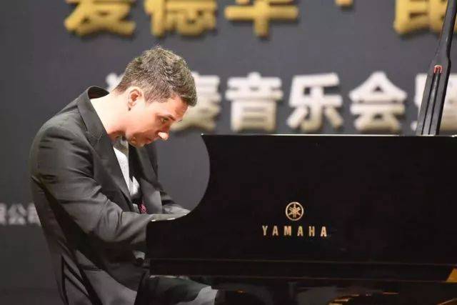 2018年雅馬哈亞洲音樂獎學(xué)金河南大學(xué)啟動儀式<br /> 暨雅馬哈海外藝術(shù)家愛德華·昆斯音樂活動圓滿結(jié)束