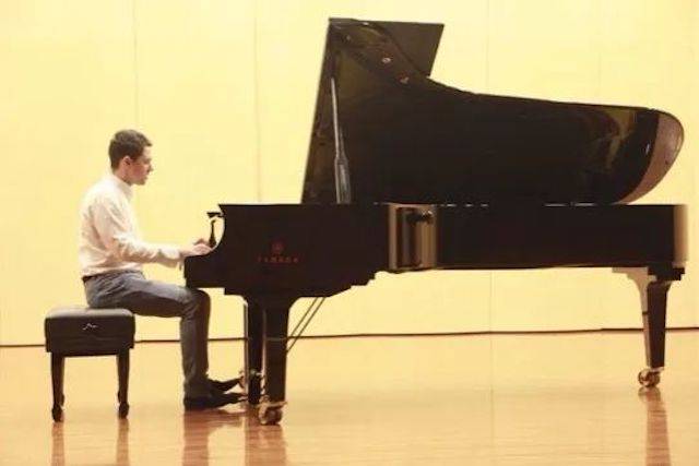 2018年雅馬哈亞洲音樂獎學金東北師范大學頒獎儀式 </br> 暨雅馬哈海外藝術家愛德華·昆斯音樂會及大師班圓滿結束