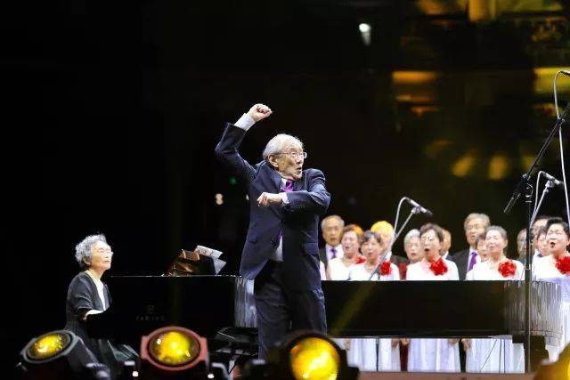 歌聲悠揚，唱出時代記憶，琴聲悅耳，奏響希望樂章 <br> 2018“我愛你中國?紀念改革開放40周年”經典歌曲上海演唱會圓滿落幕