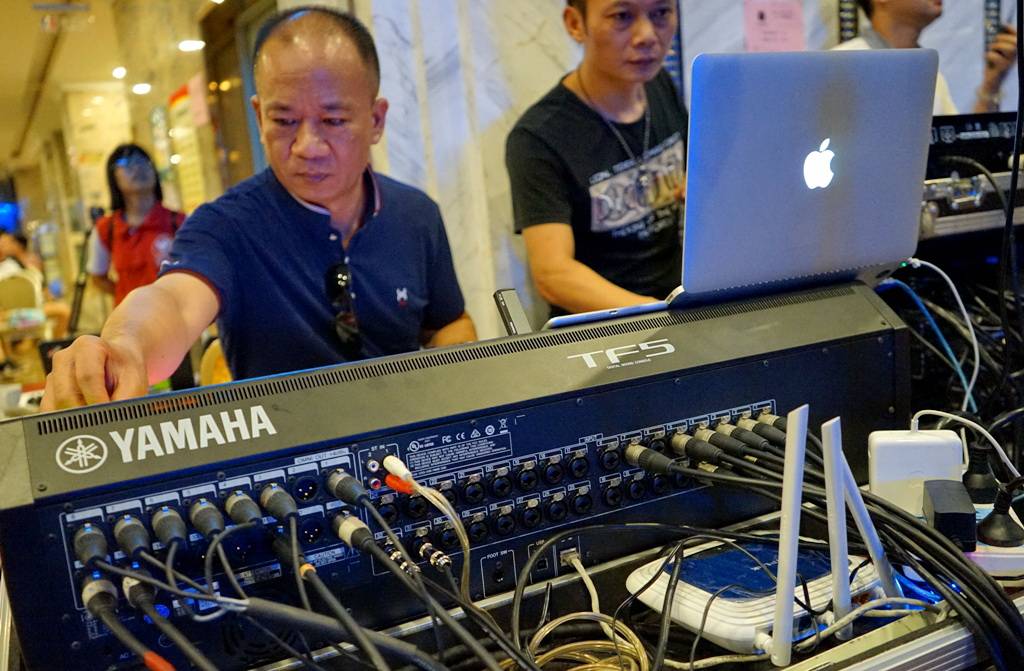 廣州潤龍廣告公司——TF系列數字調音臺助力中小型演出租賃業