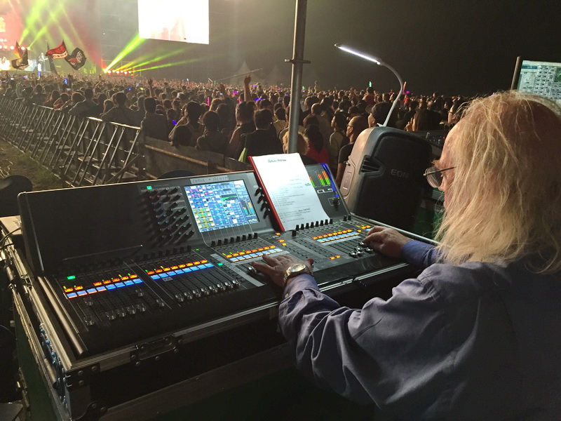 2015長江國際音樂節——CL5 數字調音臺助陣蝎子樂隊亮相2015長江國際音樂節