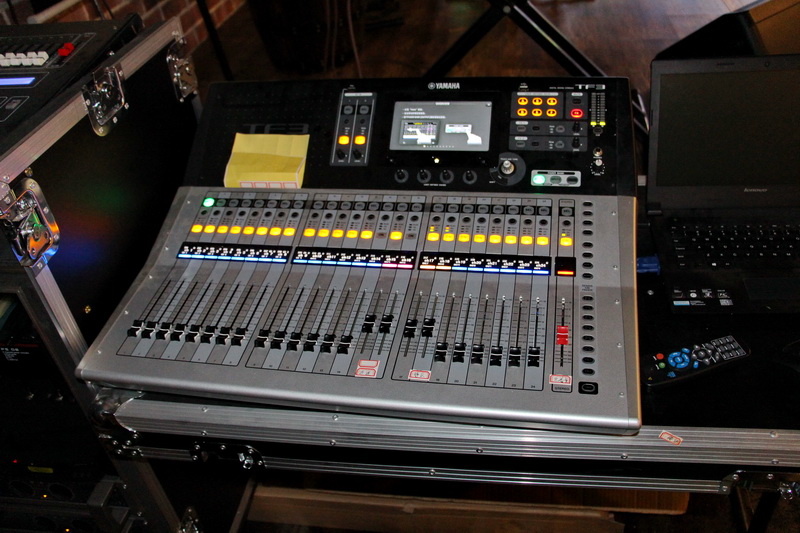 特壕私音樂餐吧——TF 調音臺助力音樂餐吧