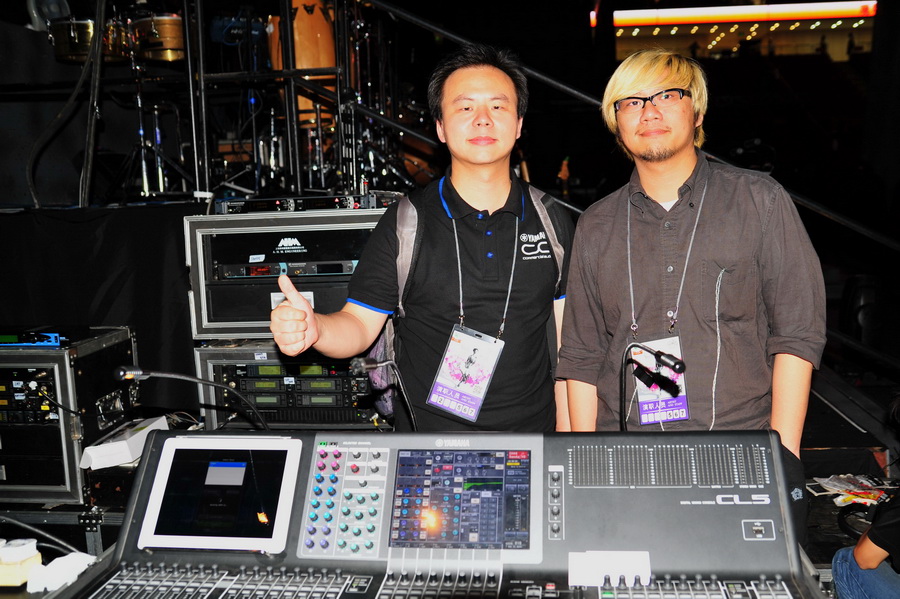 林憶蓮演唱會MMXII北京站——現(xiàn)場返聽運用中的CL5數(shù)字調(diào)音臺