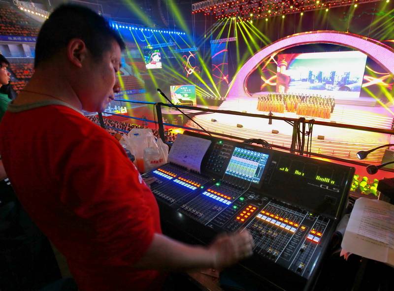 深圳灣體育中心——CL5數字調音臺應用于國慶歌詠大會大型演出