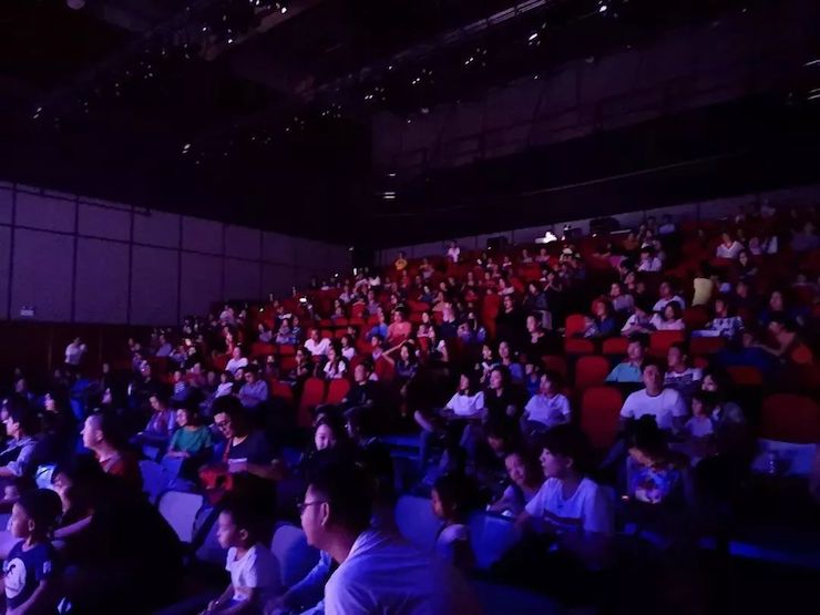 屬于七耳兔的勇敢夏天|兒童劇《七耳兔尋找樂器之王》巡演·成都站成功舉辦