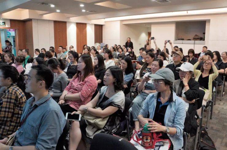 科技推動(dòng)音樂教育創(chuàng)新，張希教授《古典主義時(shí)期鋼琴奏鳴曲的演繹》公開課圓滿成功