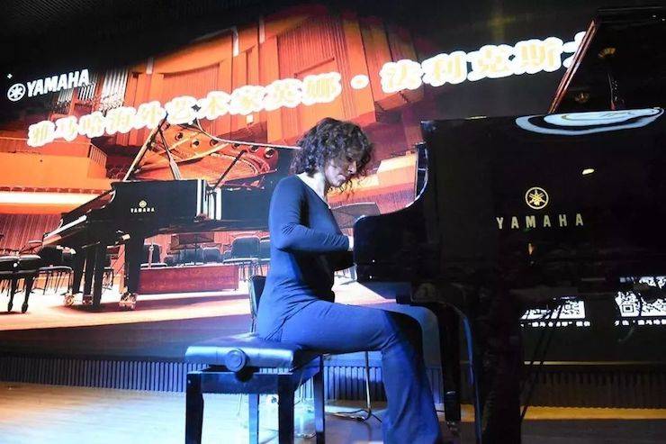 英娜·法利克斯音樂會