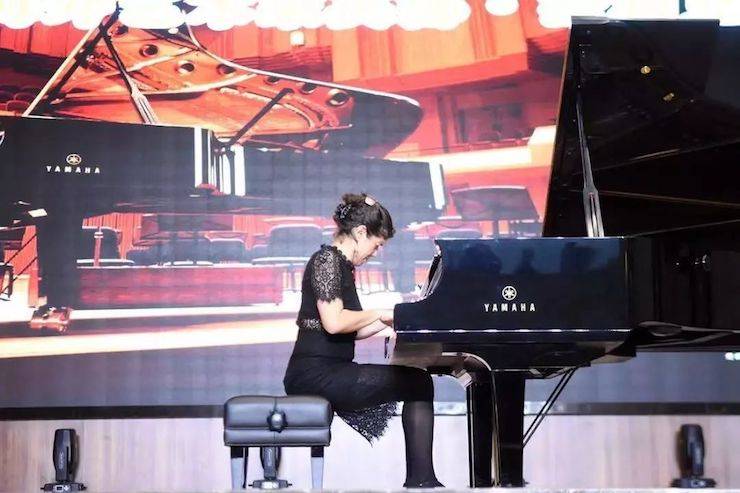 英娜·法利克斯音樂會