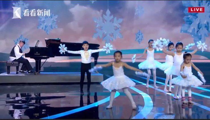 主持界泰斗葉惠賢力贊雅馬哈未來藝術家劉明康：“很難相信，這么悠揚的琴聲出自一位自閉癥少年的手里！”