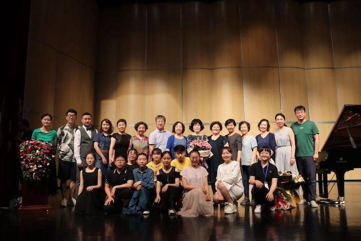 河北藝術(shù)職業(yè)學(xué)院頒獎(jiǎng)儀式