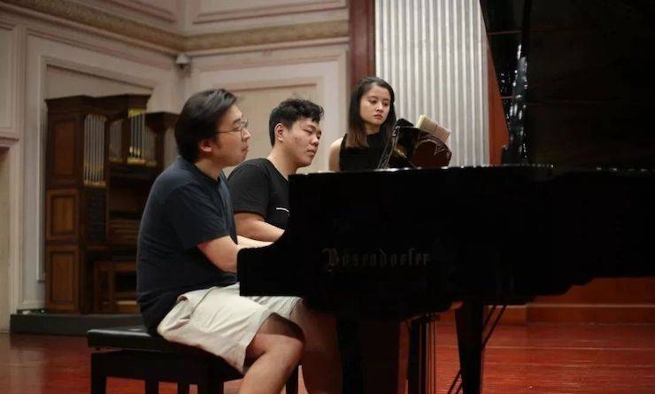 熱烈祝賀“喜慶之夜 音悅津門”鋼琴重奏音樂會暨天津鮑蕙蕎鋼琴城開業(yè)慶典演出圓滿成功！