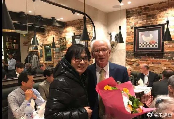 宋思衡的“宅抗疫” | 挑戰主播、籌集口罩、閉關作曲，這位取消了20場演出的鋼琴家原來這么忙！