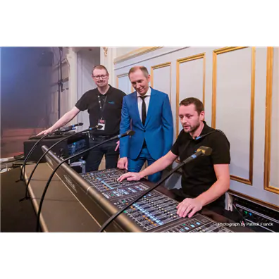 RIVAGEG PM7為比利時男高音歌唱家Helmut Lotti的世界巡演助力