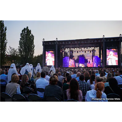 業界領先的捷克音響師投資購買雅馬哈RIVAGE PM7