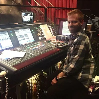 Manilow巡演中的雙雅馬哈PM10