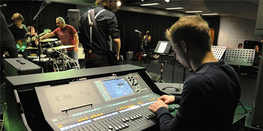 雅馬哈讓哈萊姆音樂學(xué)院學(xué)生的表現(xiàn)更出色