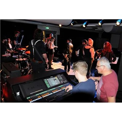 雅馬哈讓哈萊姆音樂學(xué)院學(xué)生的表現(xiàn)更出色