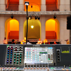 意大利加埃塔爵士音樂節(jié)——爵士演出中的雅馬哈CL5調(diào)音臺